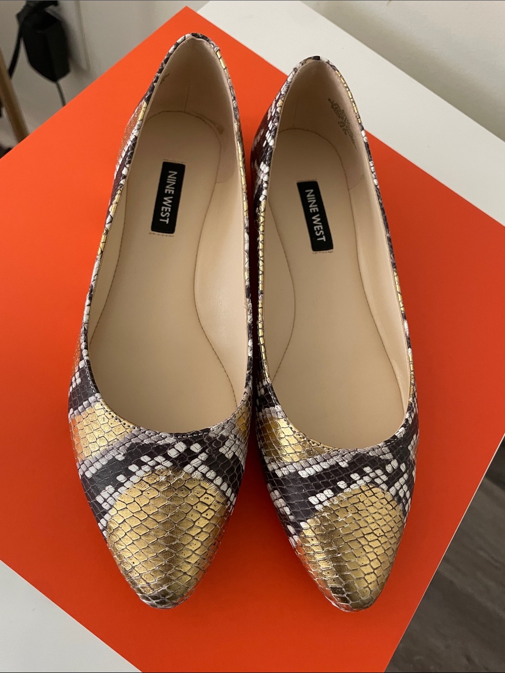 Nine West Metallic Gold & Brown Snake-Print Pointed Flats